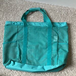 Large Crate & Kids Beach tote bag in fun turquoise.